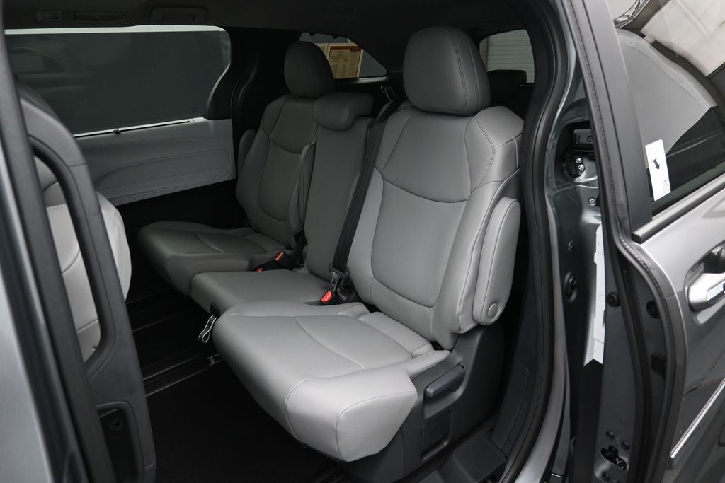 2026 Toyota Sienna XLE 8 Passenger