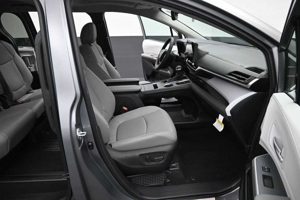 2026 Toyota Sienna XLE 8 Passenger