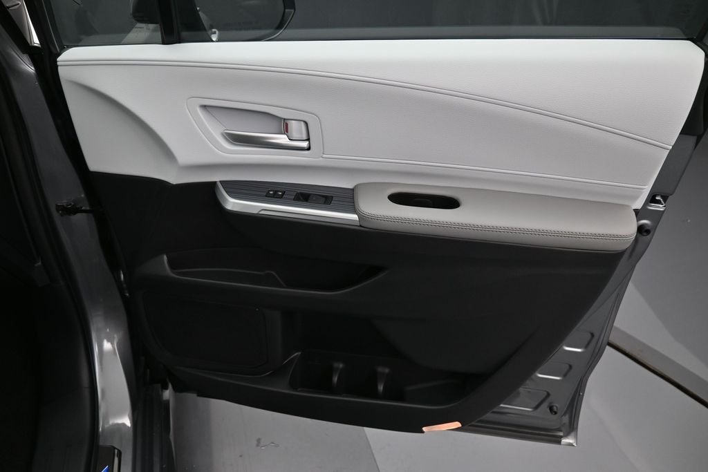 2026 Toyota Sienna XLE 8 Passenger