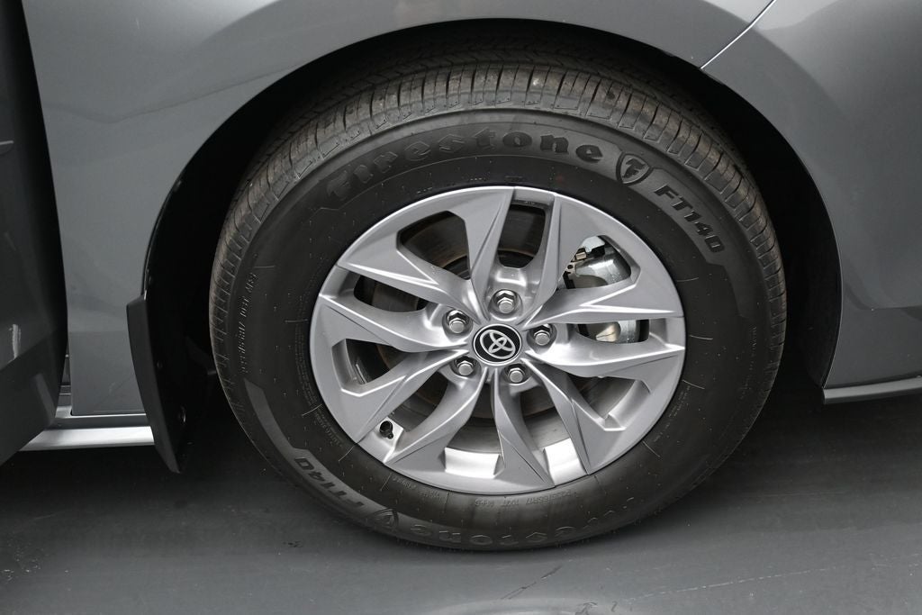 2026 Toyota Sienna XLE 8 Passenger