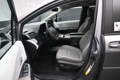2026 Toyota Sienna XLE 8 Passenger