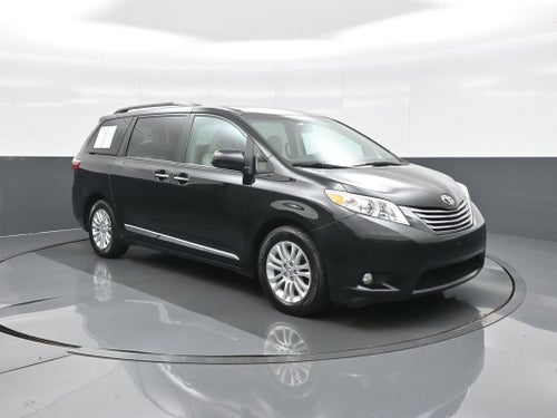 2017 Toyota Sienna XLE 8 Passenger