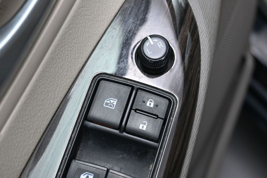 2017 Toyota Sienna XLE 8 Passenger
