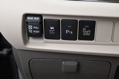 2017 Toyota Sienna XLE 8 Passenger