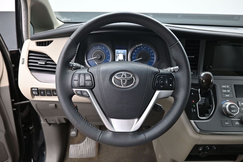 2017 Toyota Sienna XLE 8 Passenger