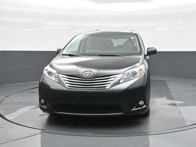 2017 Toyota Sienna XLE 8 Passenger