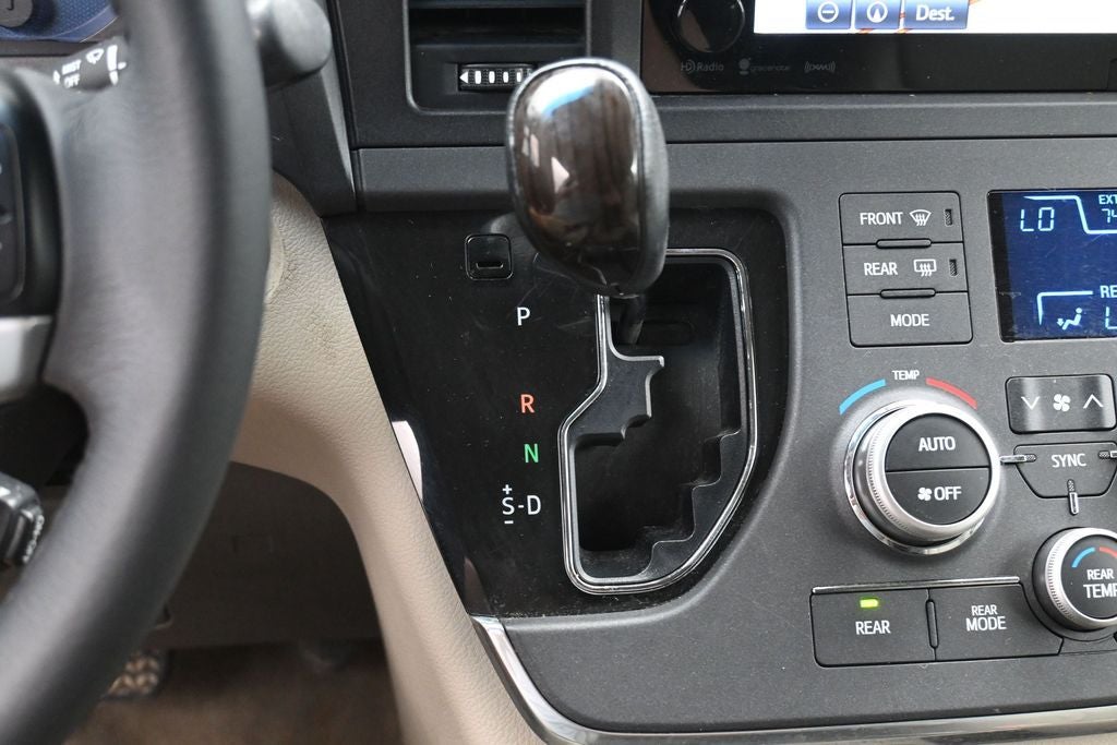 2017 Toyota Sienna XLE 8 Passenger