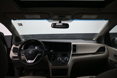 2017 Toyota Sienna XLE 8 Passenger
