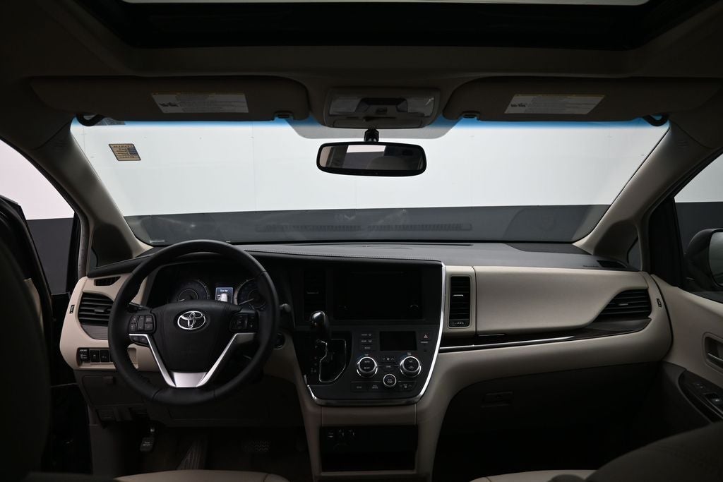 2017 Toyota Sienna XLE 8 Passenger