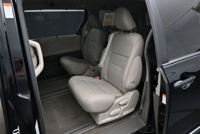 2017 Toyota Sienna XLE 8 Passenger