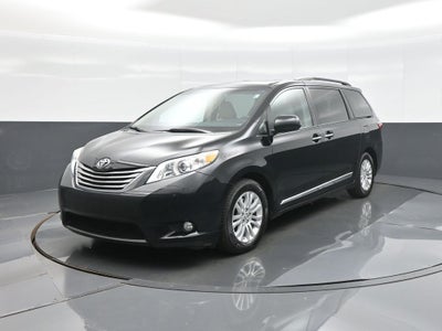2017 Toyota Sienna XLE 8 Passenger