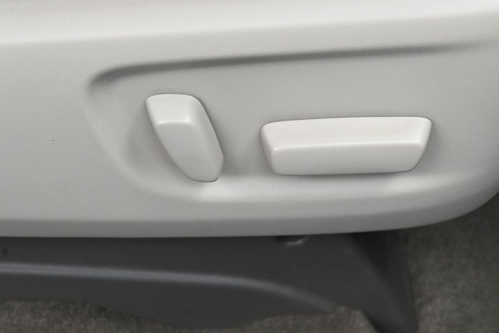 2017 Toyota Sienna XLE 8 Passenger
