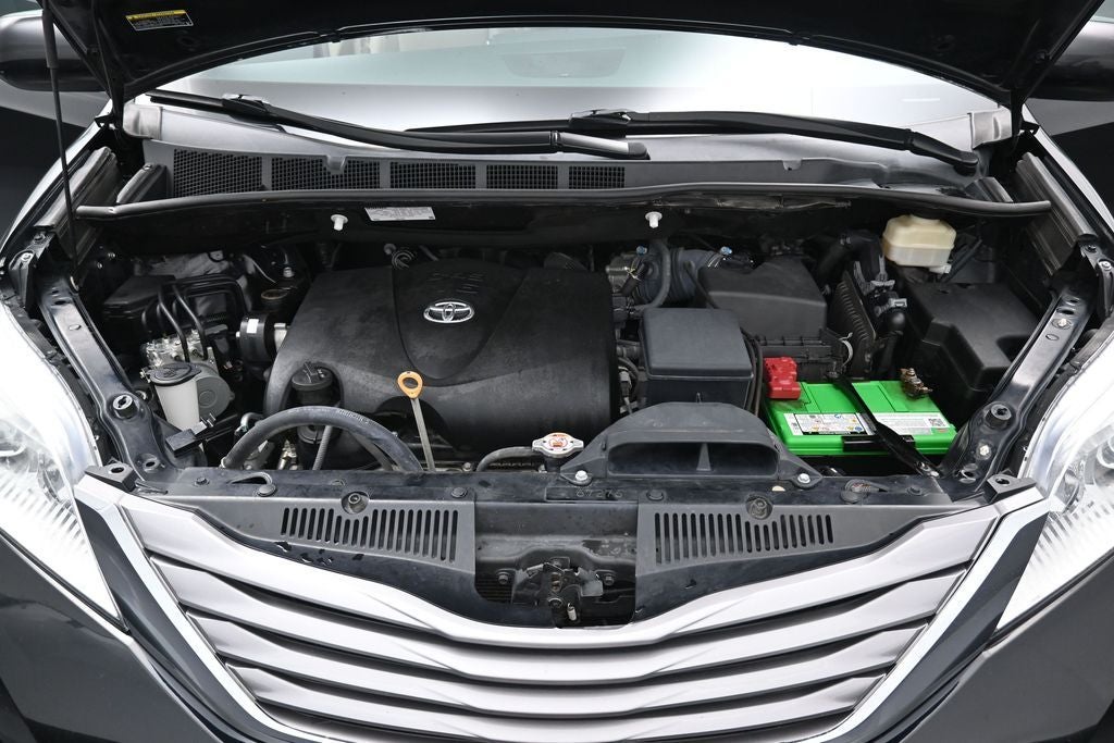 2017 Toyota Sienna XLE 8 Passenger