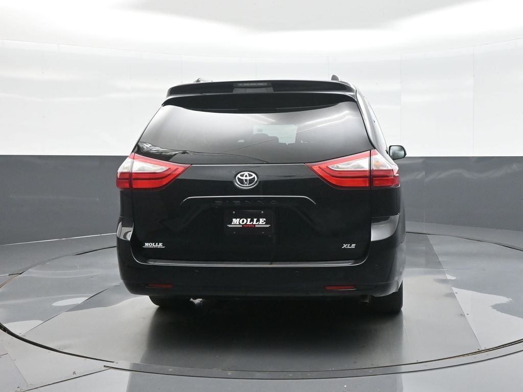 2017 Toyota Sienna XLE 8 Passenger