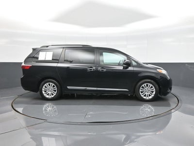 2017 Toyota Sienna XLE 8 Passenger
