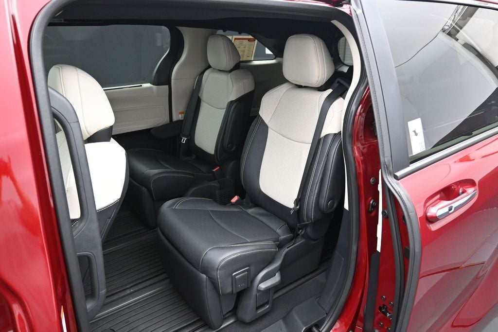 2026 Toyota Sienna Limited 7 Passenger