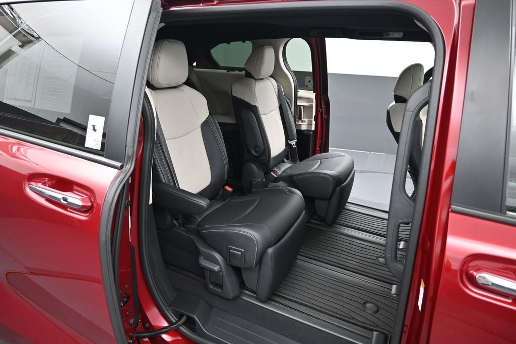 2026 Toyota Sienna Limited 7 Passenger