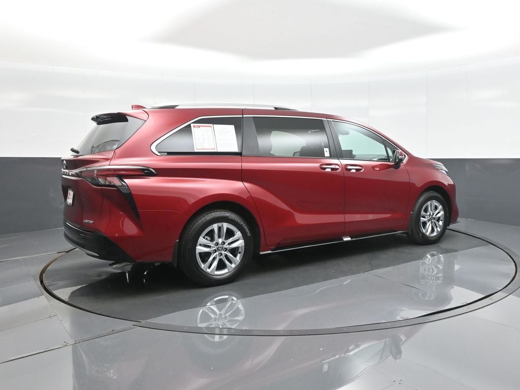2026 Toyota Sienna Limited 7 Passenger