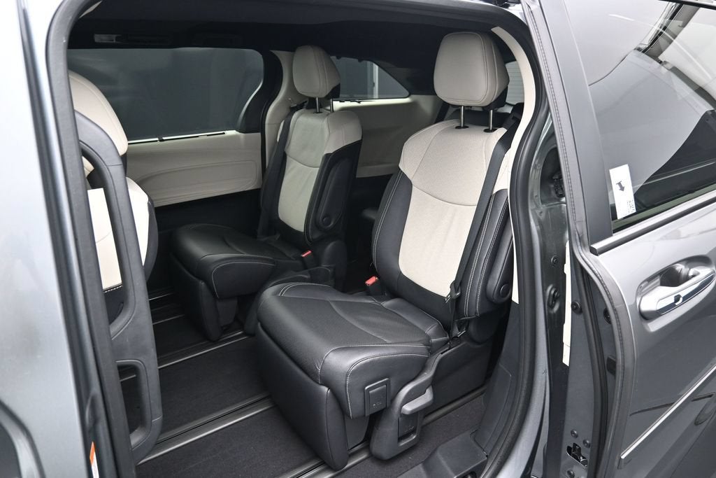 2026 Toyota Sienna Limited 7 Passenger