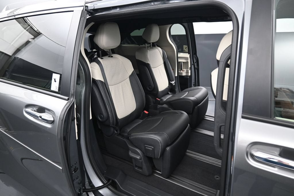 2026 Toyota Sienna Limited 7 Passenger