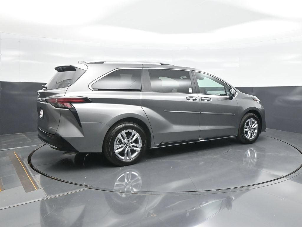 2026 Toyota Sienna Limited 7 Passenger