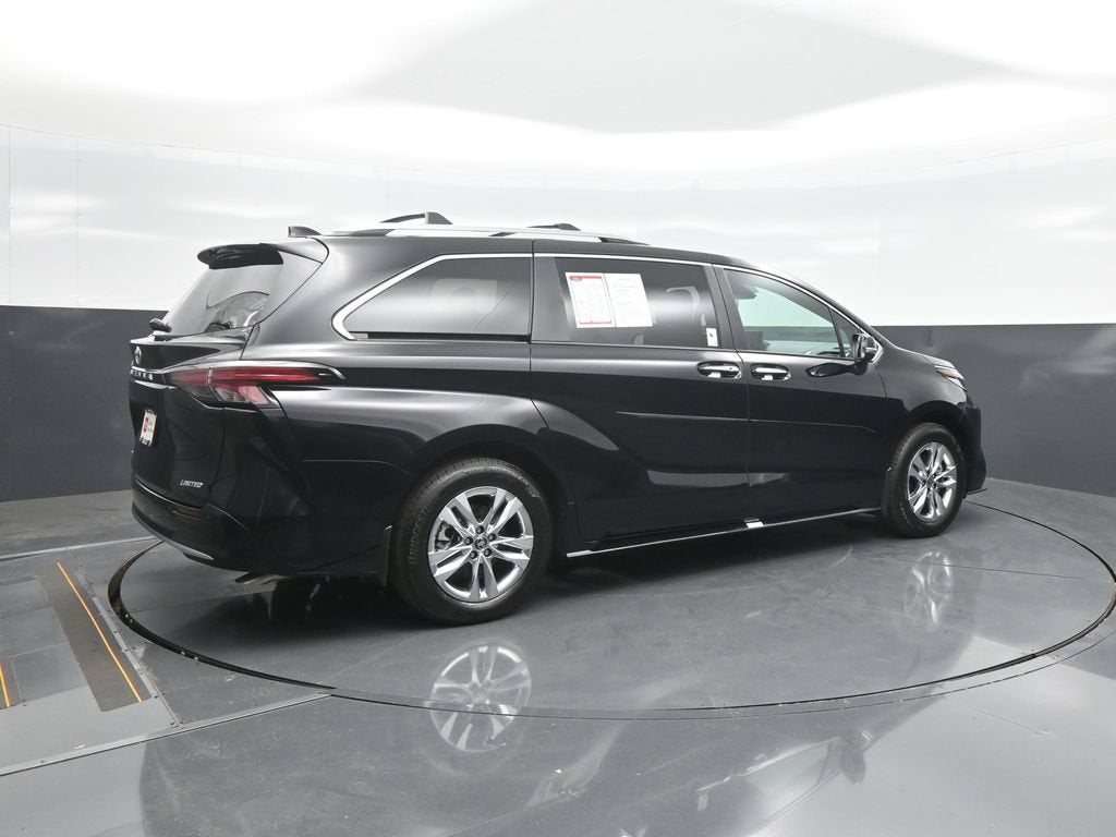 2026 Toyota Sienna Limited 7 Passenger
