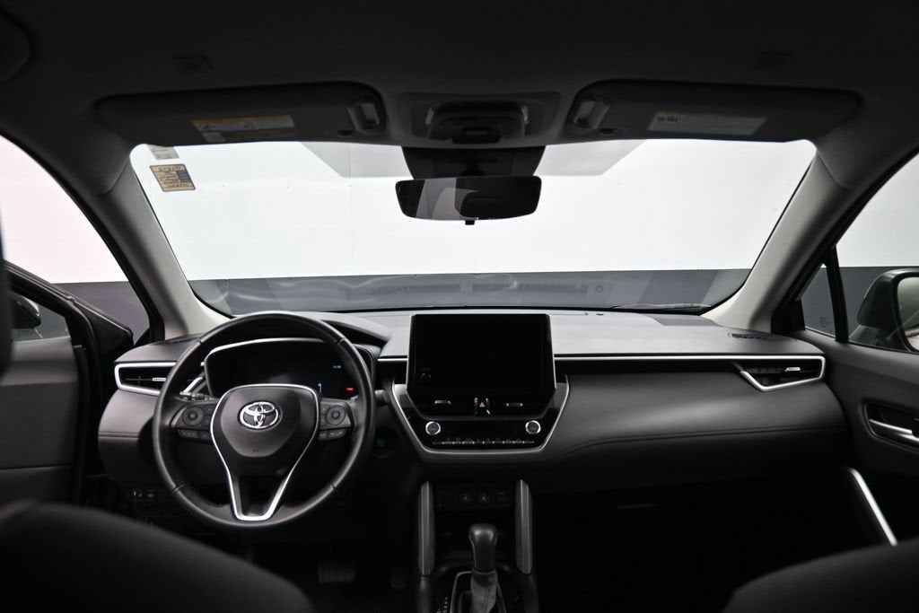 2025 Toyota Corolla Cross XLE