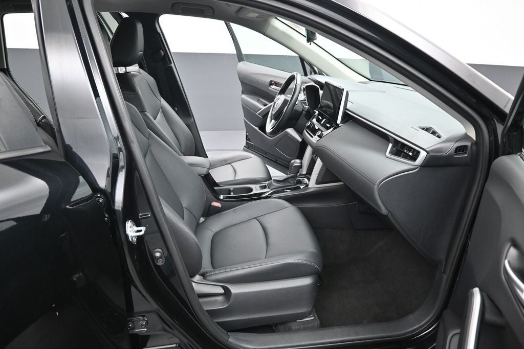 2025 Toyota Corolla Cross XLE