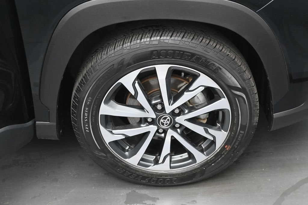 2025 Toyota Corolla Cross XLE