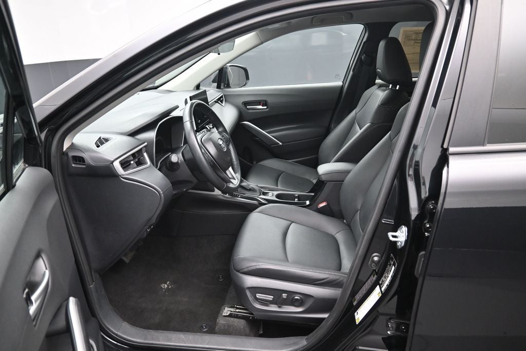 2025 Toyota Corolla Cross XLE