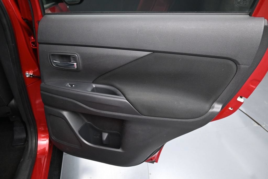 2019 Mitsubishi Outlander ES
