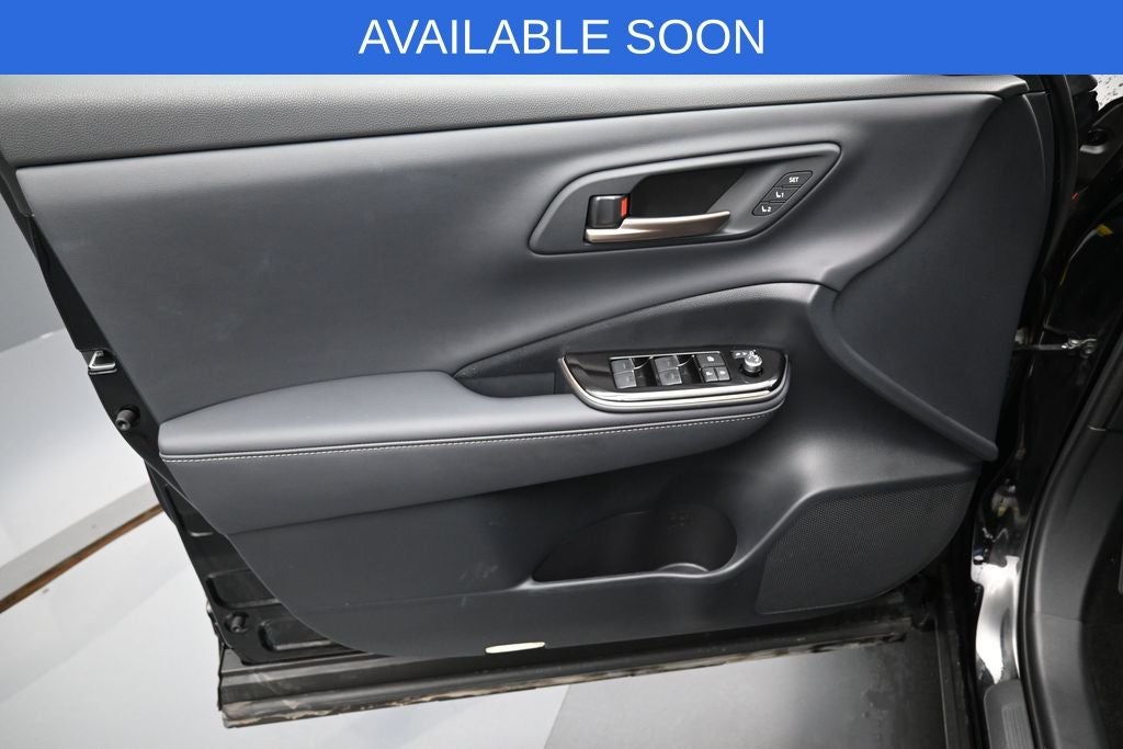2025 Toyota Crown Signia XLE