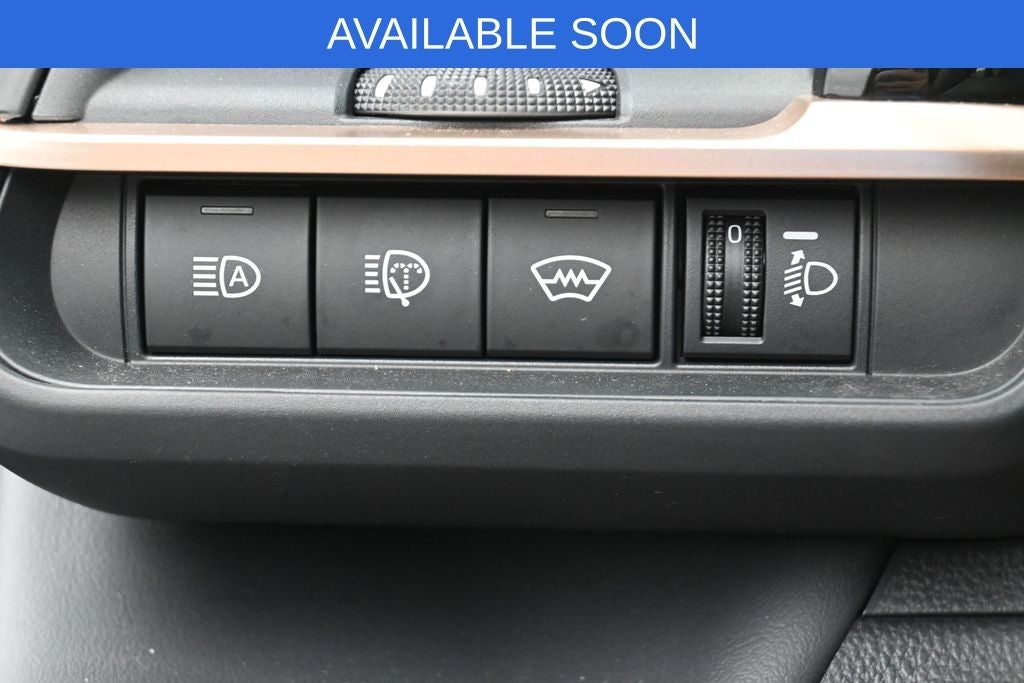 2025 Toyota Crown Signia XLE