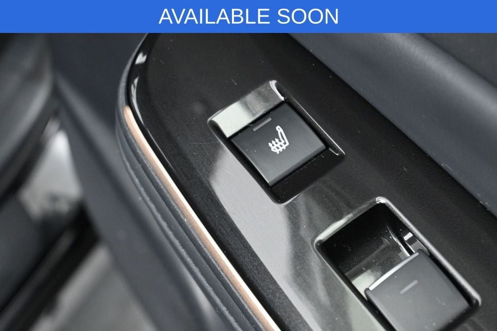 2025 Toyota Crown Signia XLE