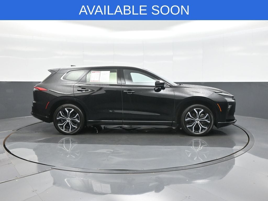 2025 Toyota Crown Signia XLE
