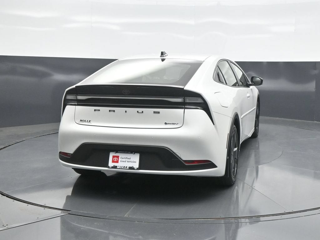 2026 Toyota Prius Plug-In Hybrid SE