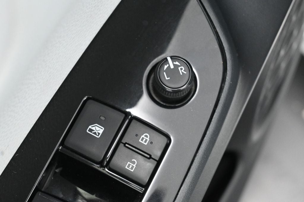2022 Toyota Prius XLE AWD-e