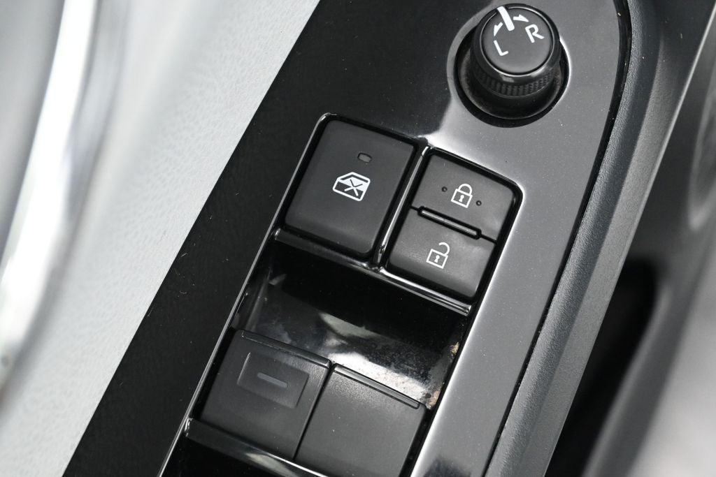 2022 Toyota Prius XLE AWD-e