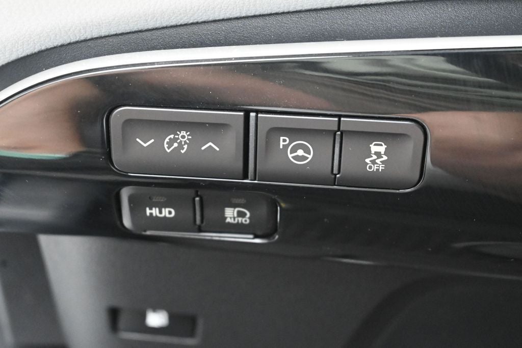 2022 Toyota Prius XLE AWD-e