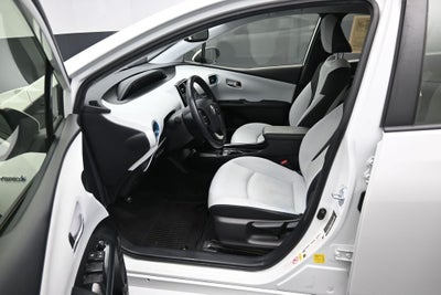 2022 Toyota Prius XLE AWD-e