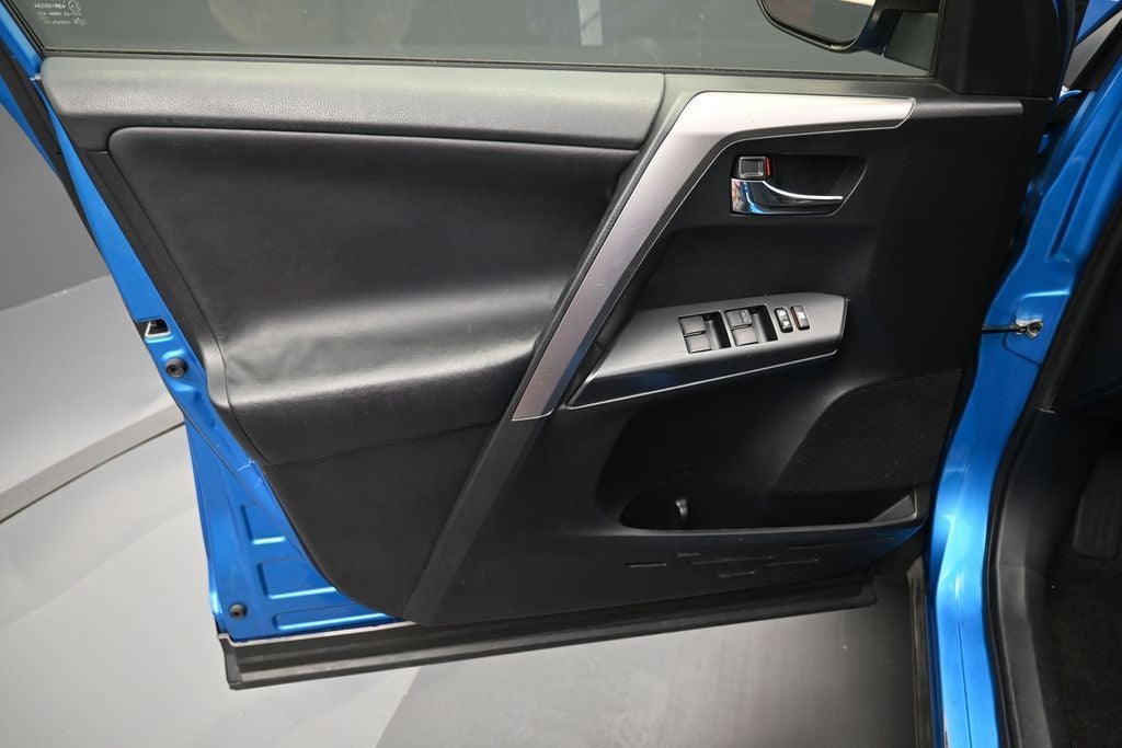 2016 Toyota RAV4 Hybrid XLE