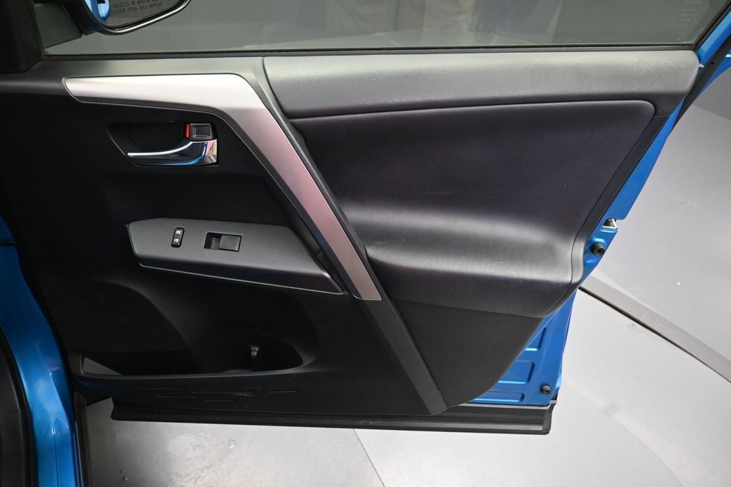 2016 Toyota RAV4 Hybrid XLE
