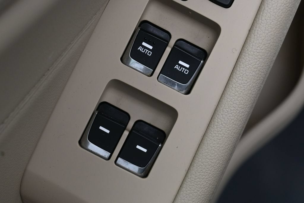 2015 Kia Cadenza Premium
