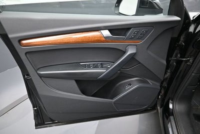 2023 Audi Q5 45 S line Premium quattro