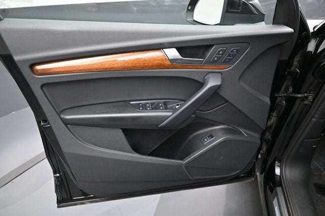 2023 Audi Q5 45 S line Premium quattro