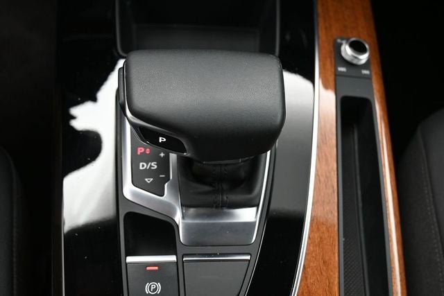 2023 Audi Q5 45 S line Premium quattro