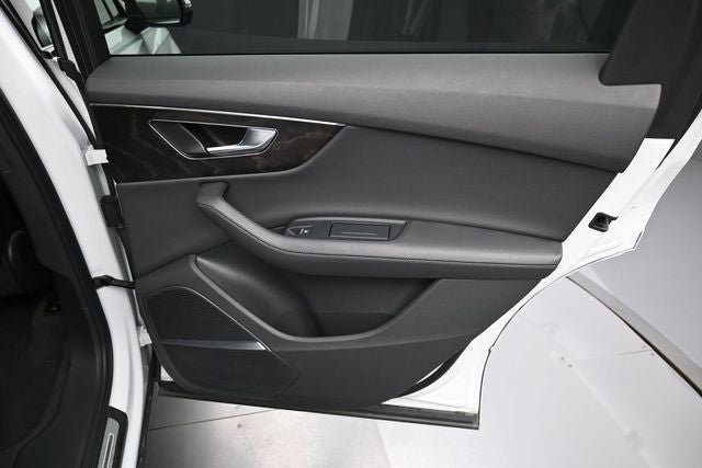 2023 Audi Q7 45 Premium Plus quattro