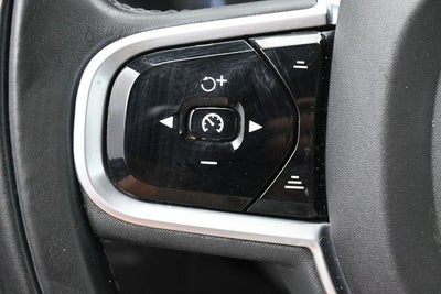 2019 Volvo XC90 T6 Momentum