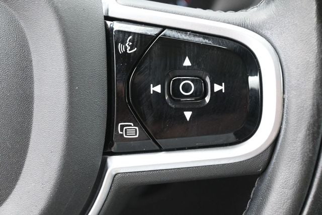 2019 Volvo XC90 T6 Momentum