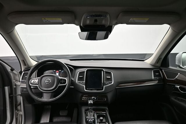 2019 Volvo XC90 T6 Momentum